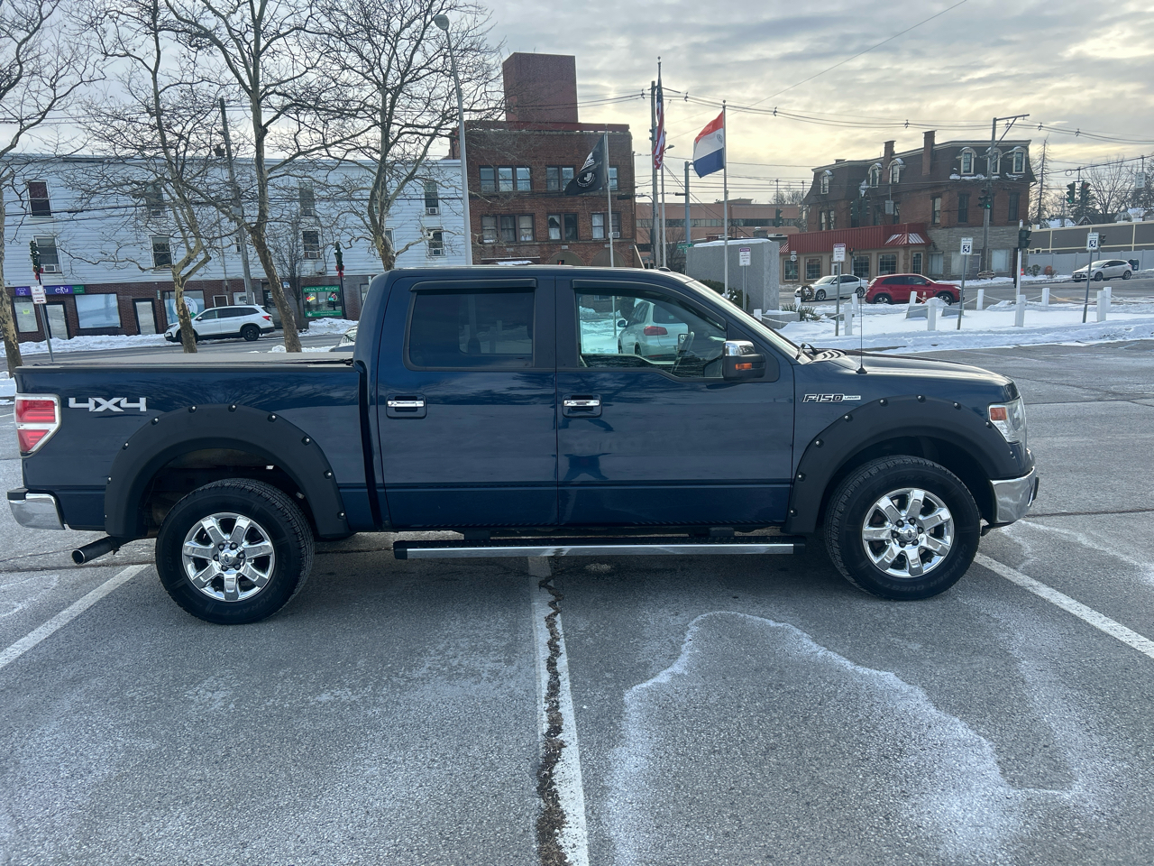 Ford F-150 4WD SuperCab 163" Lariat 2013
