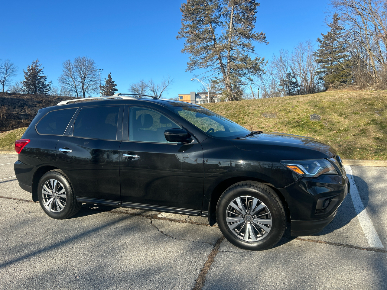 Nissan Pathfinder Platinum 4WD 2017