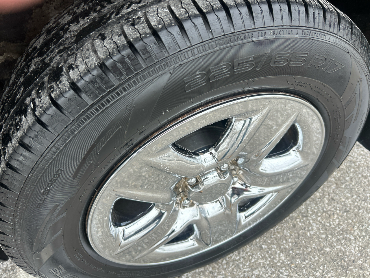 Toyota RAV4 Base I4 4WD 2012