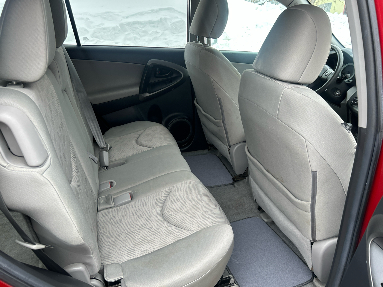 Toyota RAV4 Base I4 4WD 2012