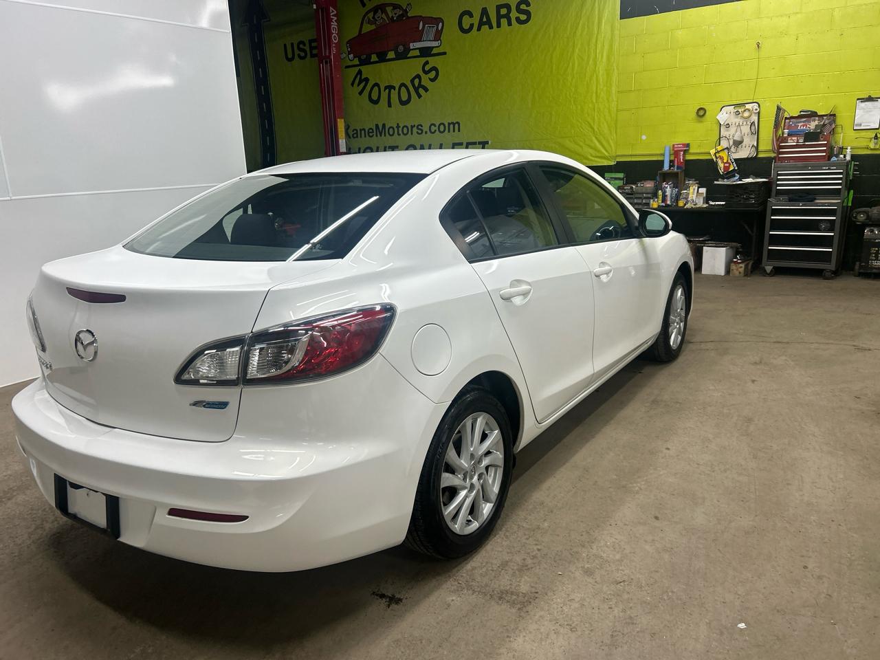 Mazda MAZDA3 i Touring 4-door 2012