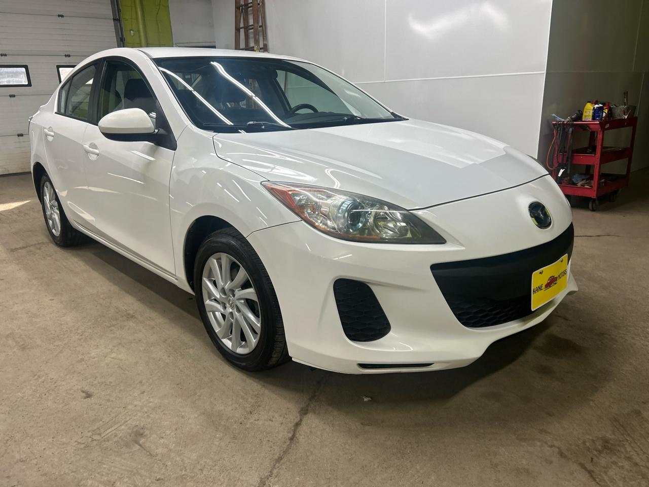 Mazda MAZDA3 i Touring 4-door 2012