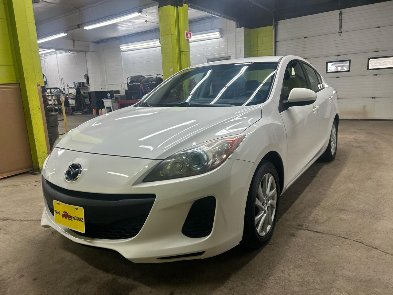 Mazda MAZDA3 i Touring 4-door 2012