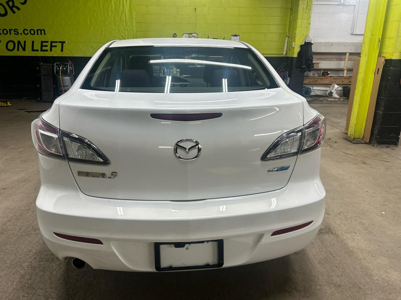 Mazda MAZDA3 i Touring 4-door 2012