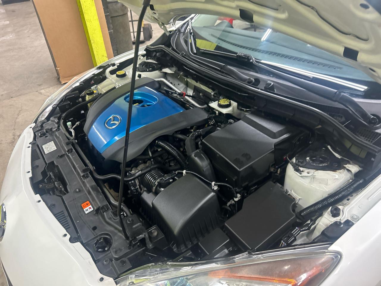 Mazda MAZDA3 i Touring 4-door 2012