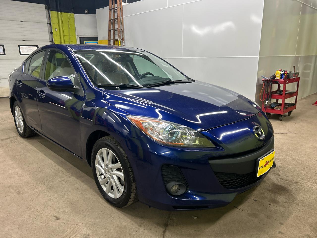 Mazda MAZDA3 i Touring 4-door 2012