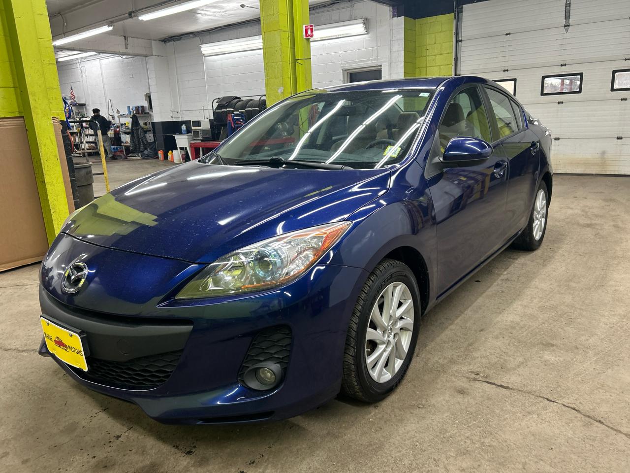 Mazda MAZDA3 i Touring 4-door 2012