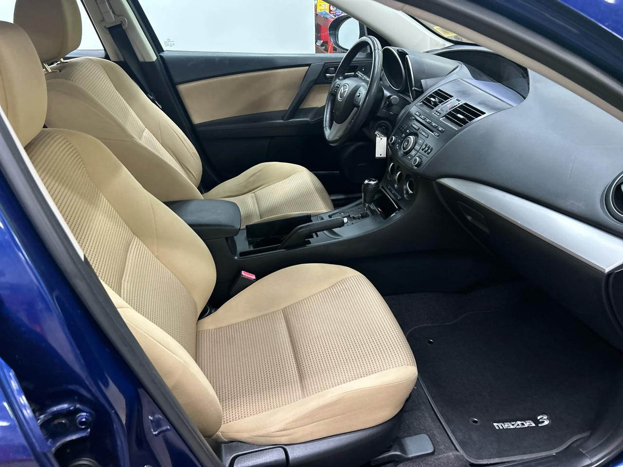 Mazda MAZDA3 i Touring 4-door 2012