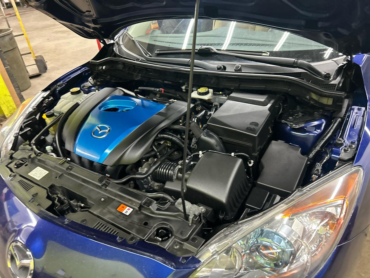 Mazda MAZDA3 i Touring 4-door 2012