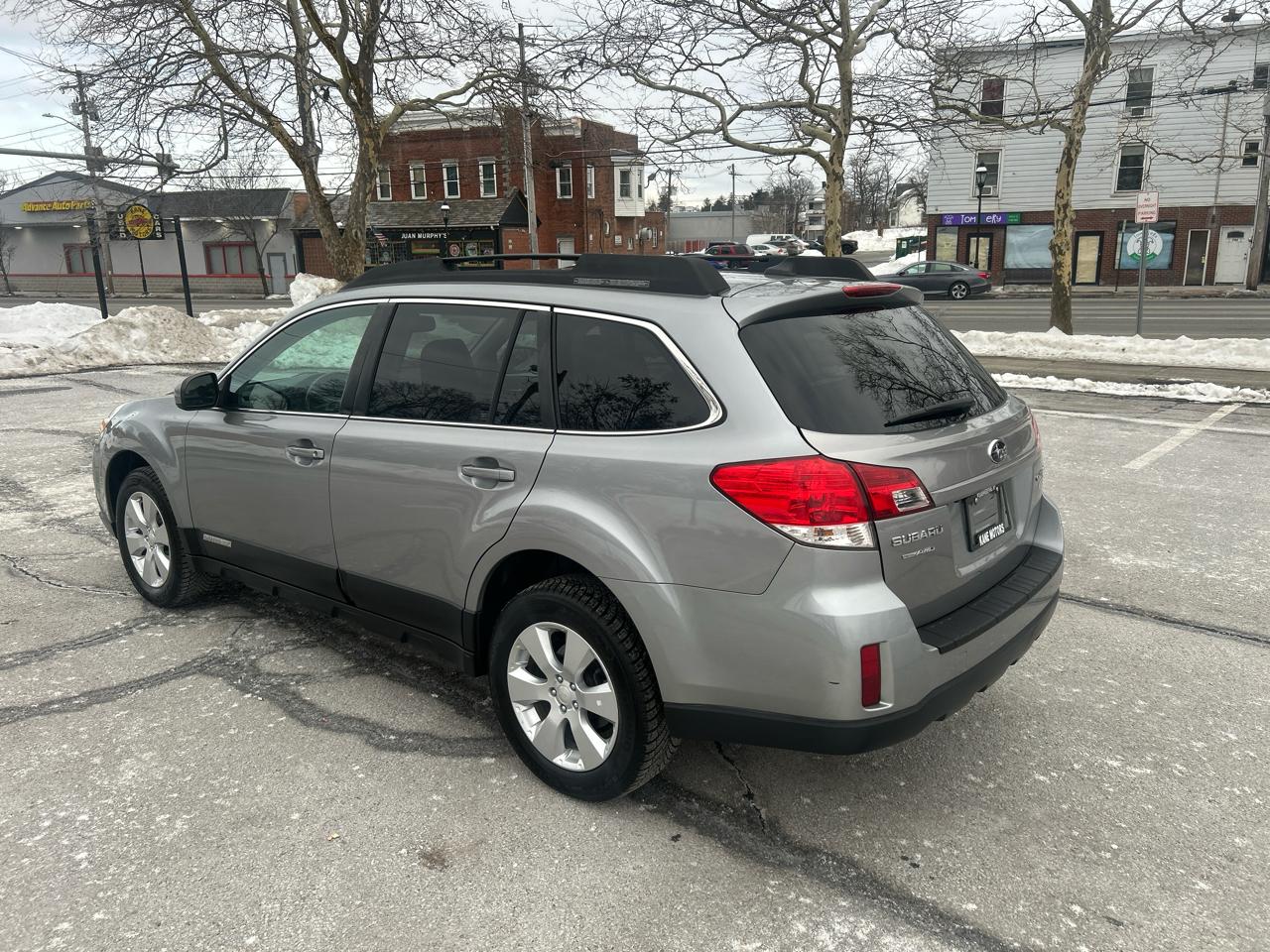 Subaru Outback 2.5i Limited 2011