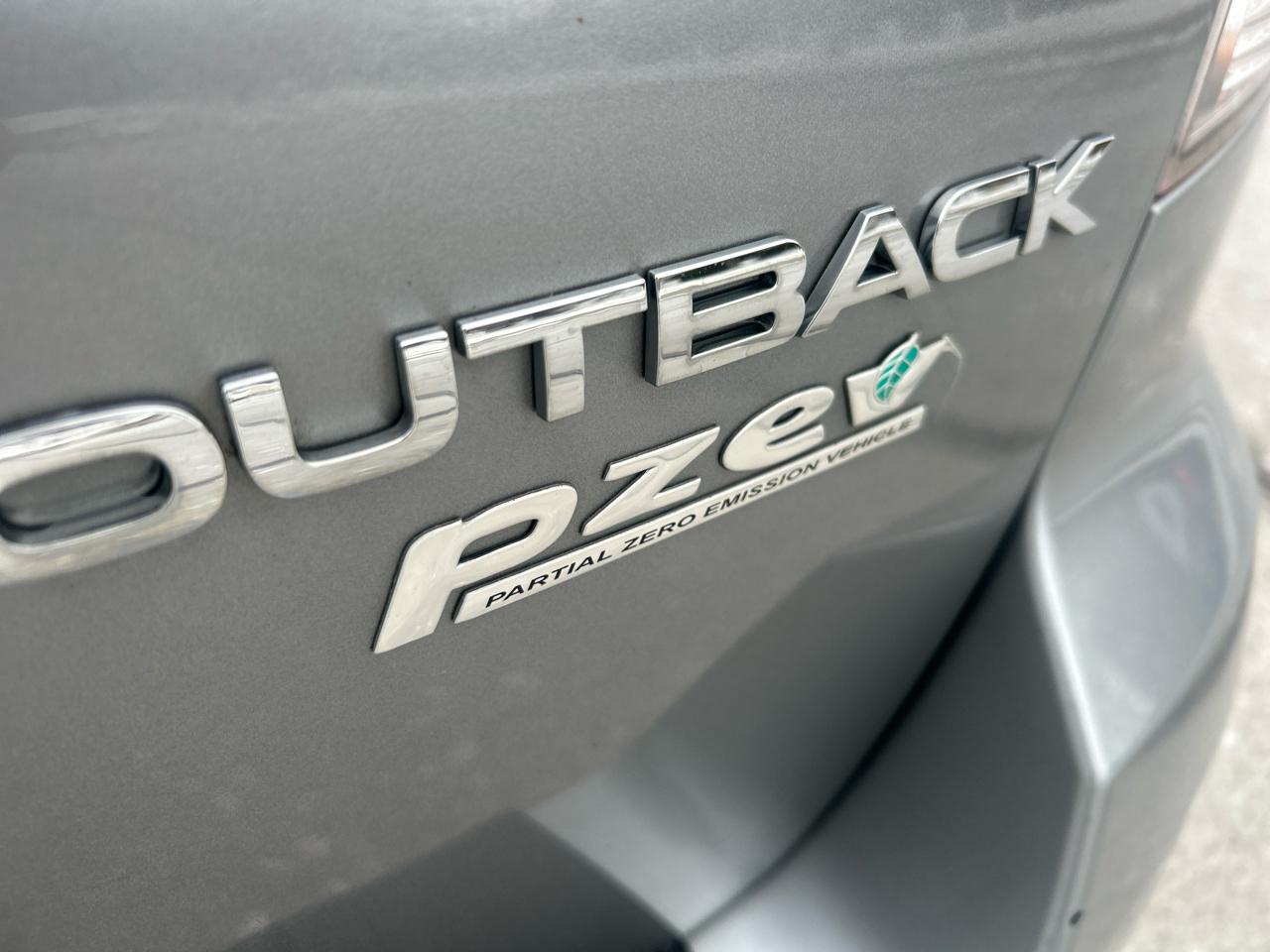 Subaru Outback 2.5i Limited 2011