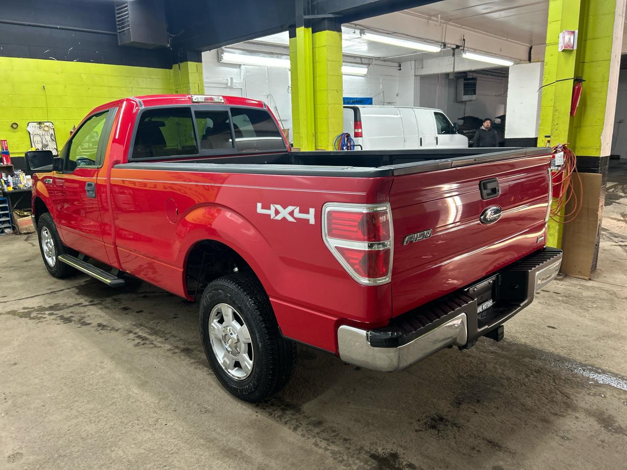 Ford F-150 4WD Reg Cab 126" XLT 2010