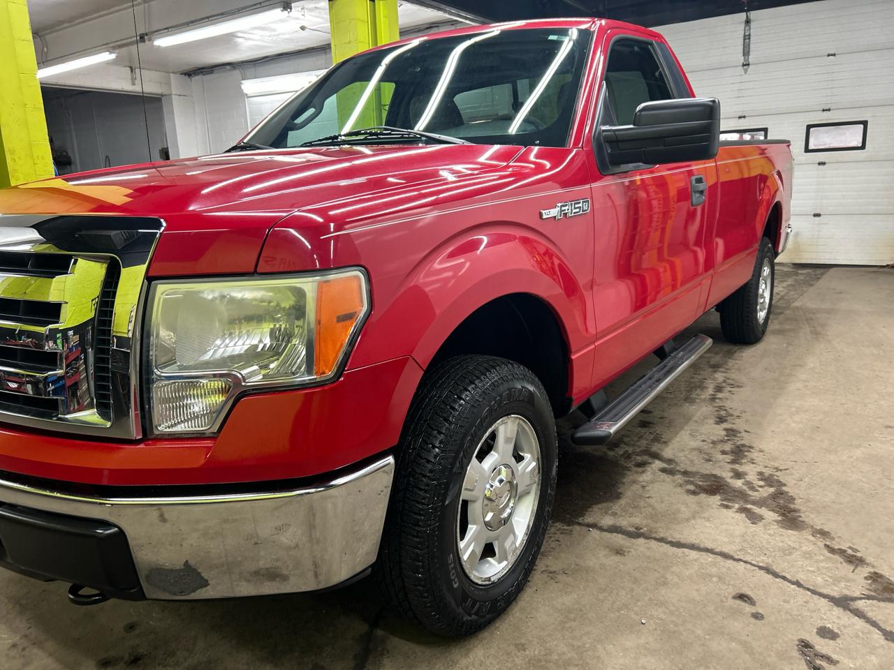 Ford F-150 4WD Reg Cab 126" XLT 2010
