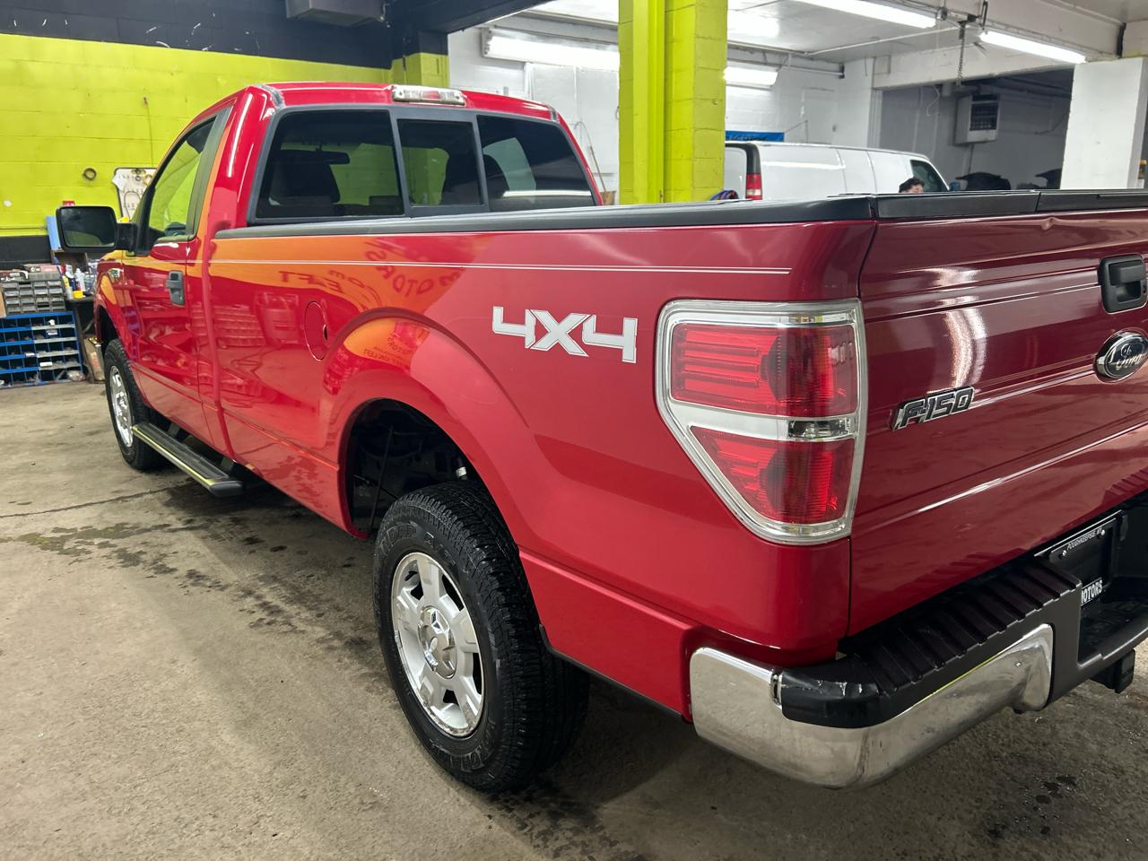 Ford F-150 4WD Reg Cab 126" XLT 2010