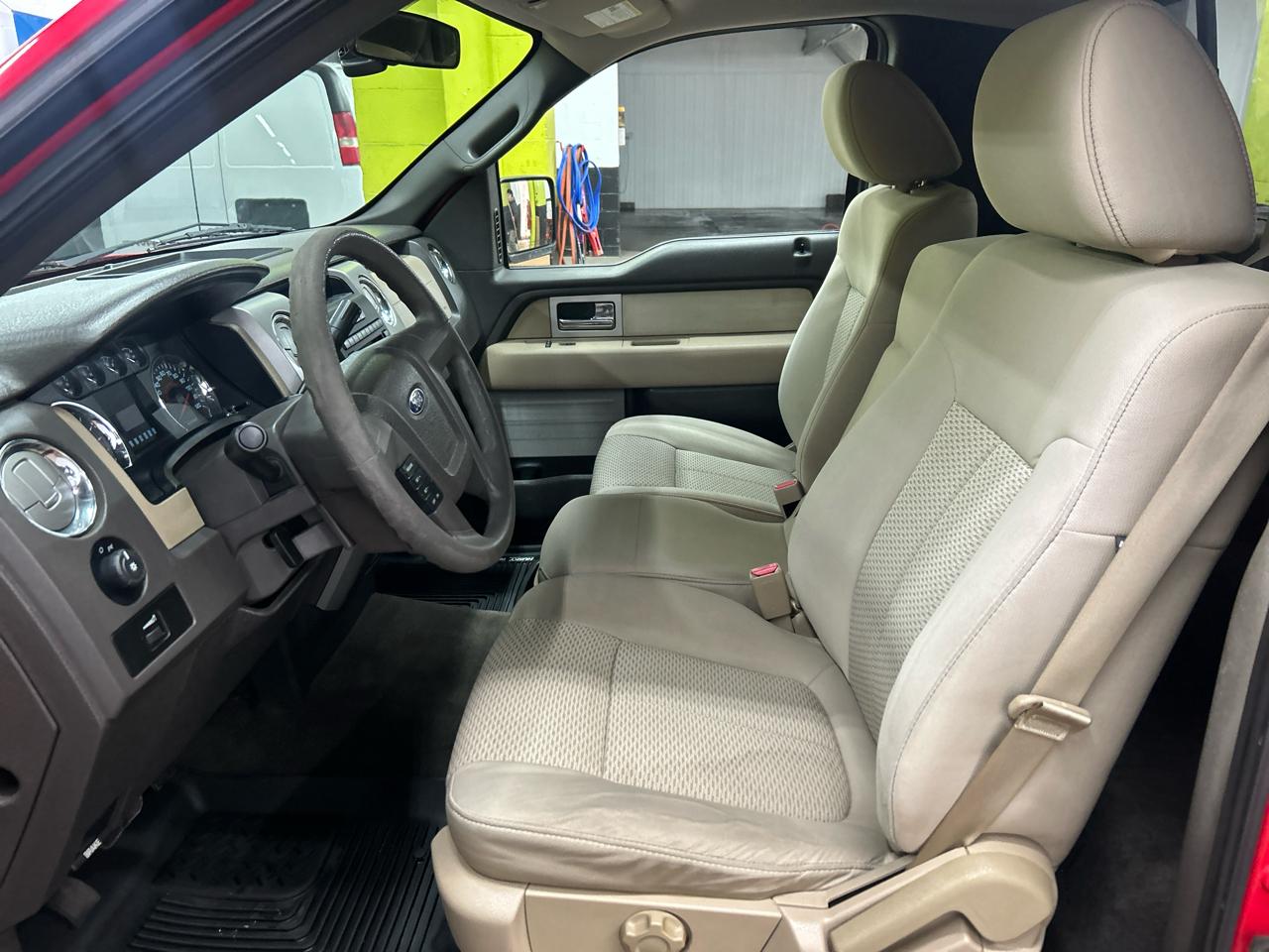 Ford F-150 4WD Reg Cab 126" XLT 2010