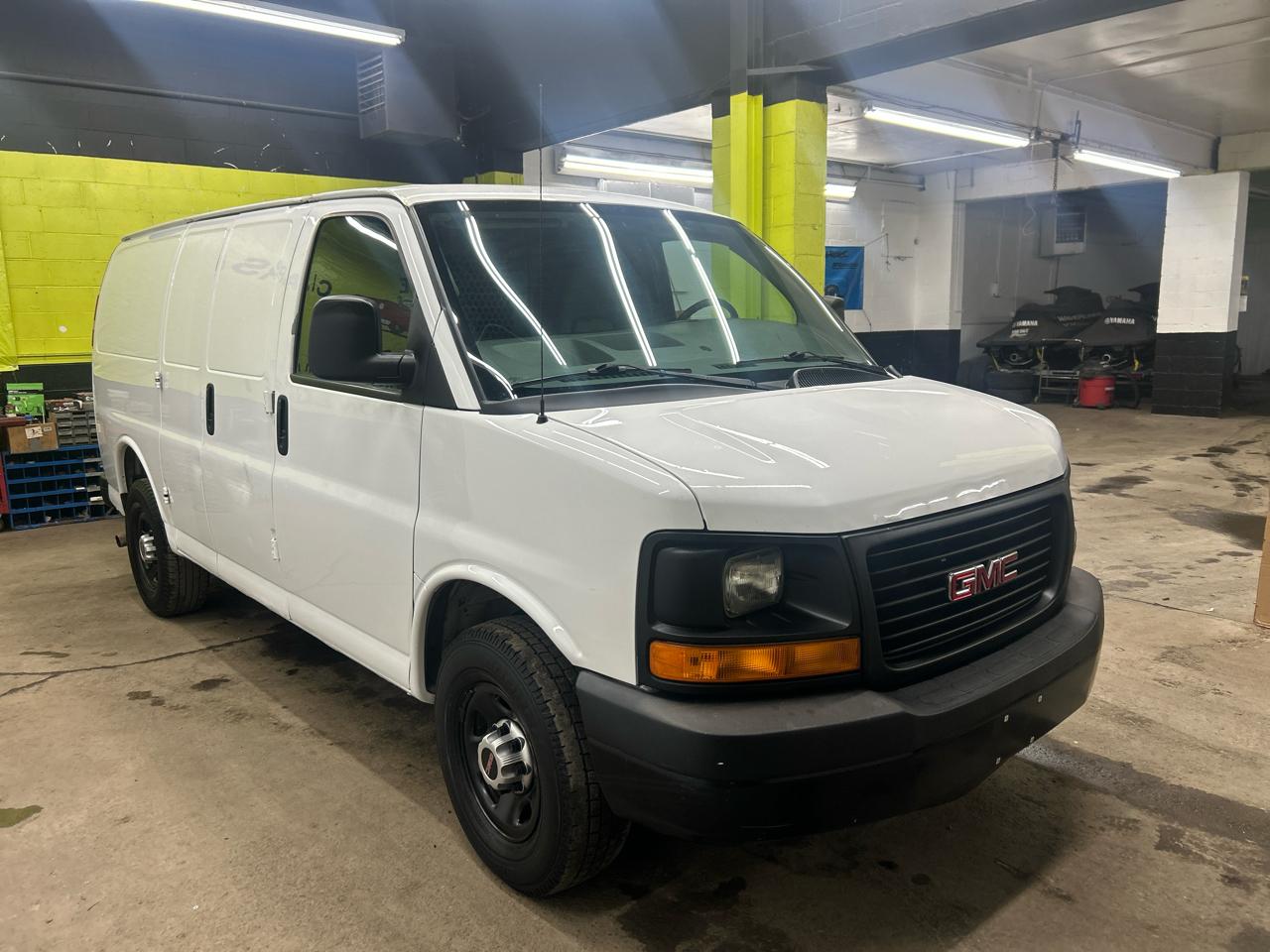 GMC Savana G3500 Cargo 2013
