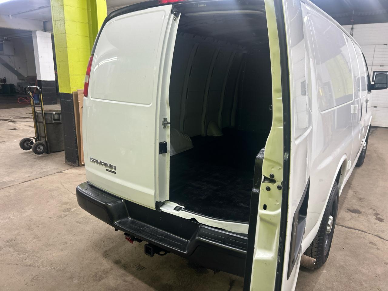 GMC Savana G3500 Cargo 2013