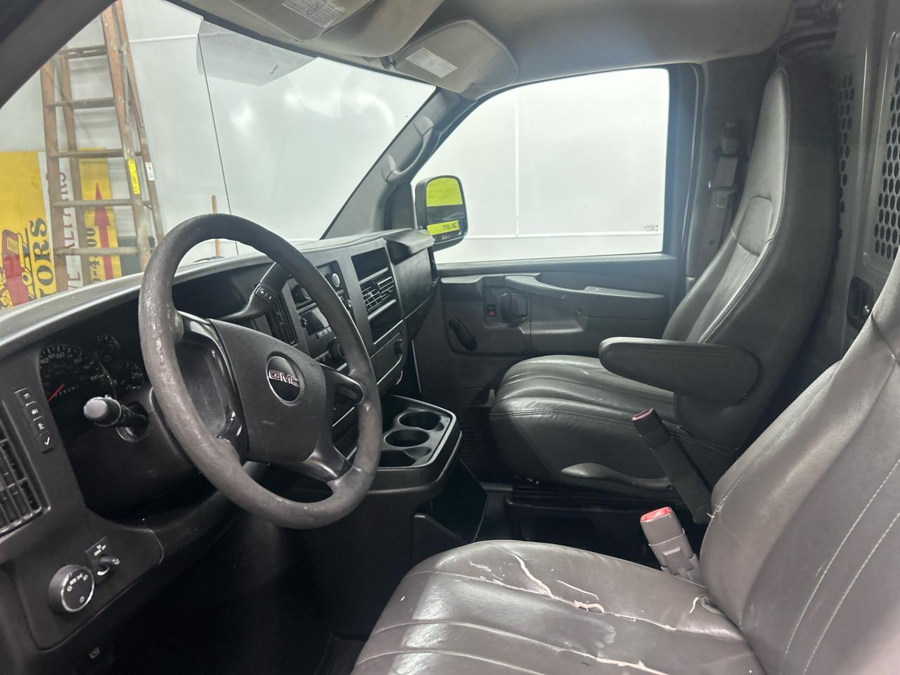 GMC Savana G3500 Cargo 2013