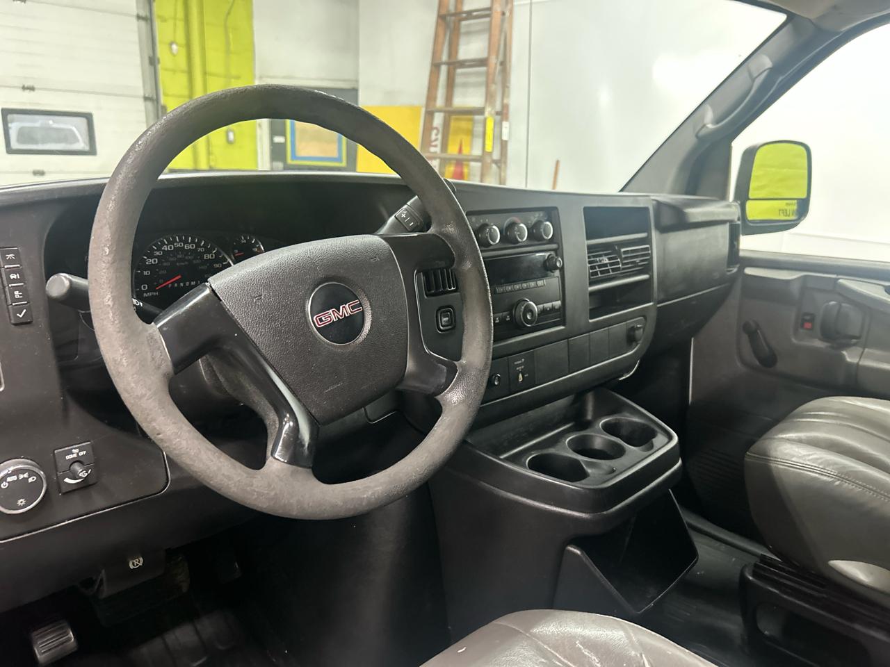 GMC Savana G3500 Cargo 2013