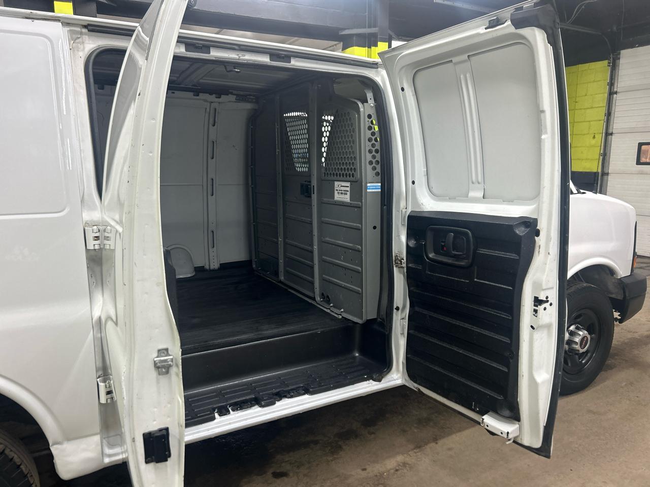 GMC Savana G3500 Cargo 2013