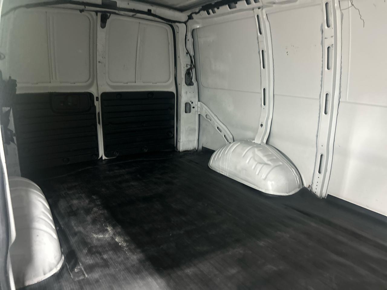 GMC Savana G3500 Cargo 2013