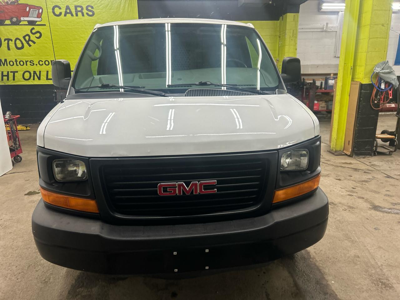 GMC Savana G3500 Cargo 2013