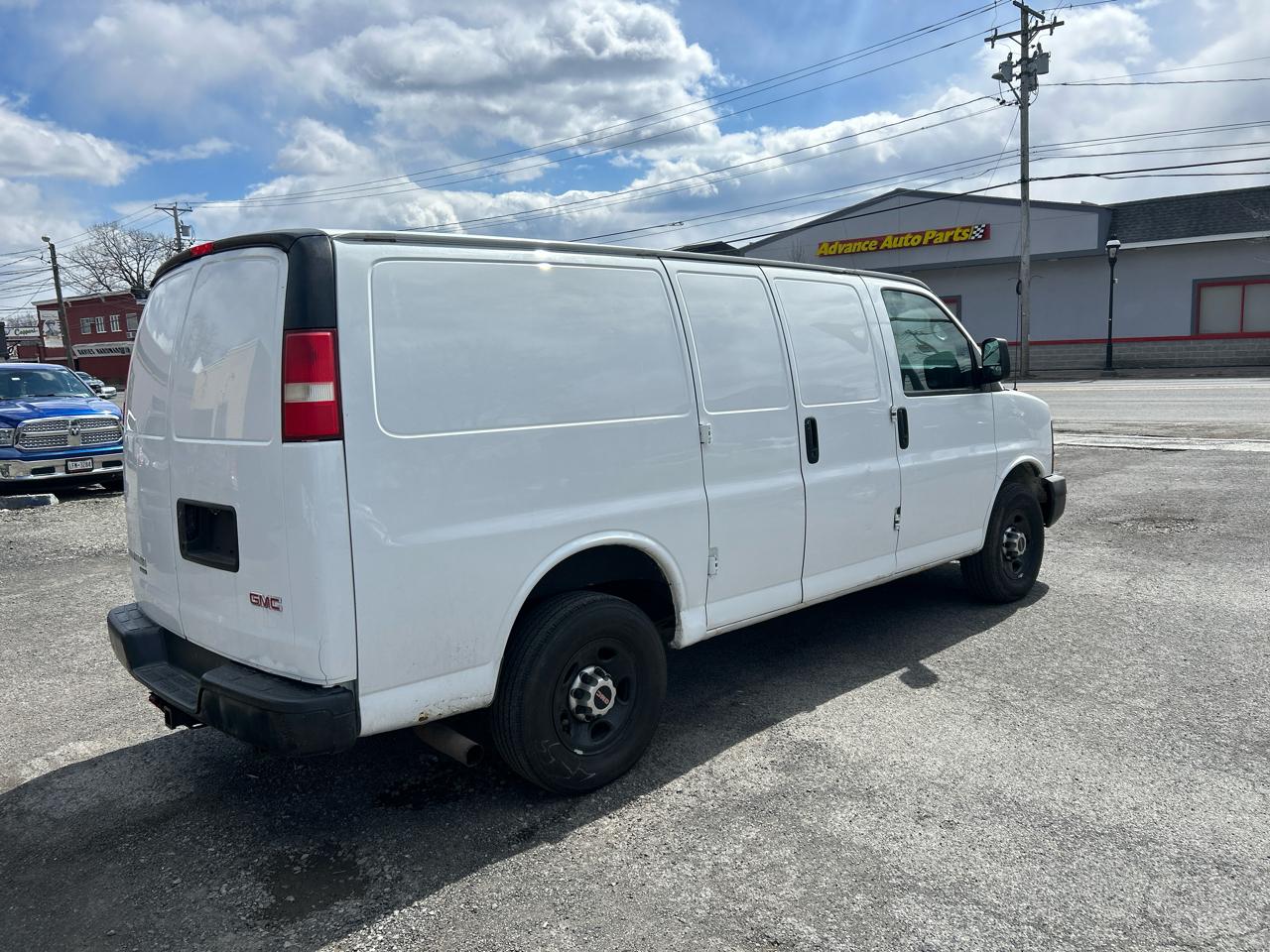 GMC Savana G3500 Cargo 2013