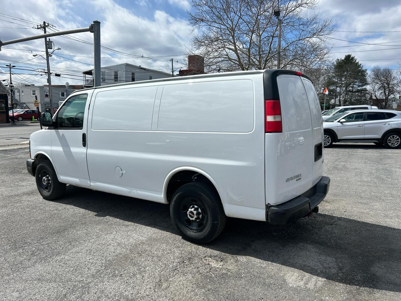 GMC Savana G3500 Cargo 2013