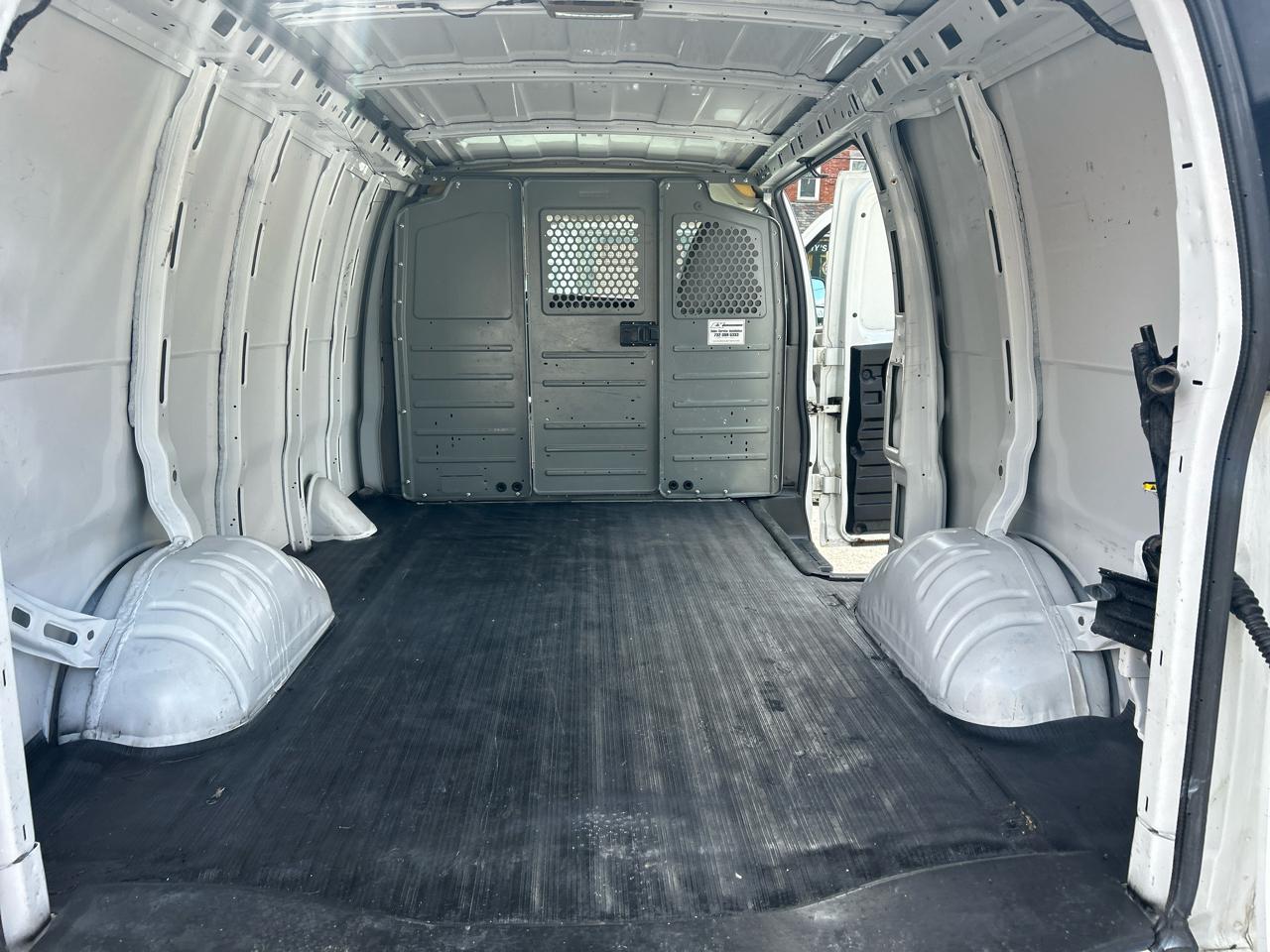 GMC Savana G3500 Cargo 2013