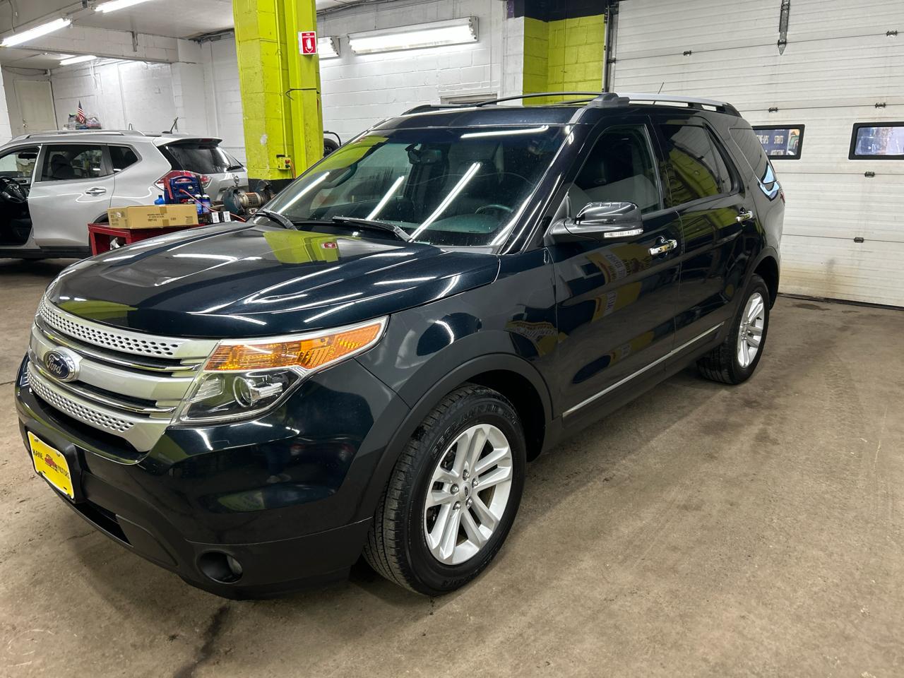 Ford Explorer 4dr Wagon 4WD XLT 2014