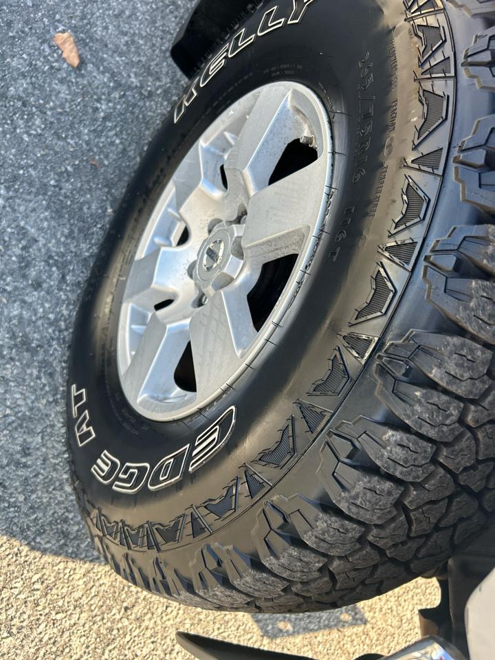 Nissan Frontier LE King Cab 2WD 2006