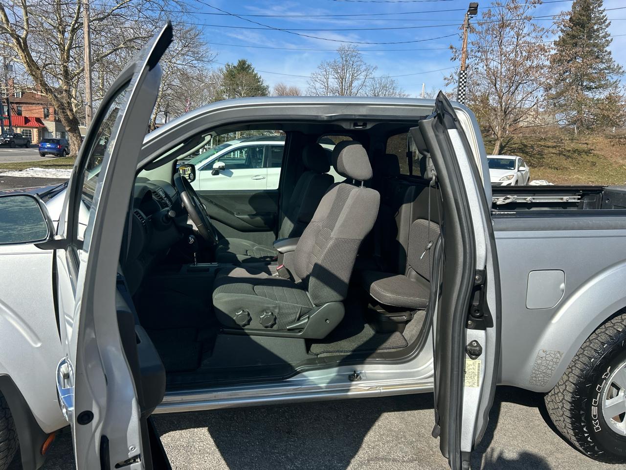 Nissan Frontier LE King Cab 2WD 2006