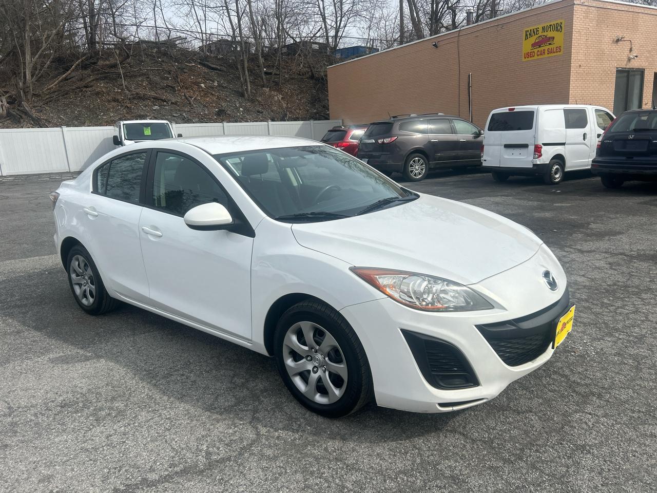 Mazda MAZDA3 i Sport 4-Door 2011