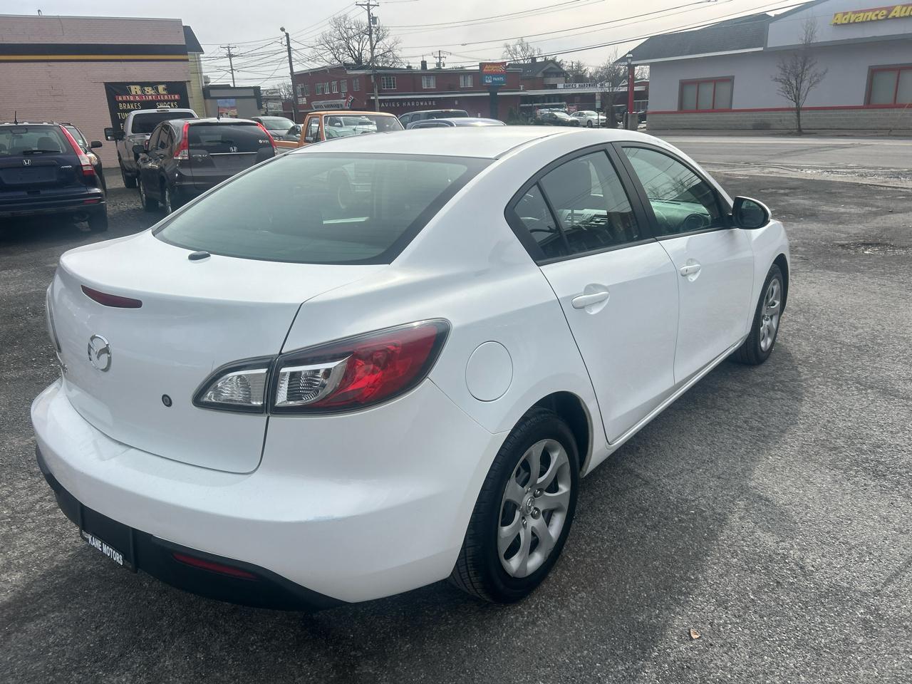 Mazda MAZDA3 i Sport 4-Door 2011
