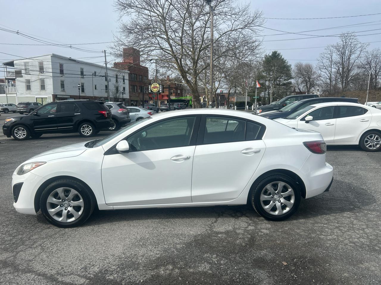 Mazda MAZDA3 i Sport 4-Door 2011