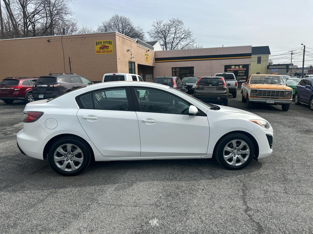 Mazda MAZDA3 i Sport 4-Door 2011