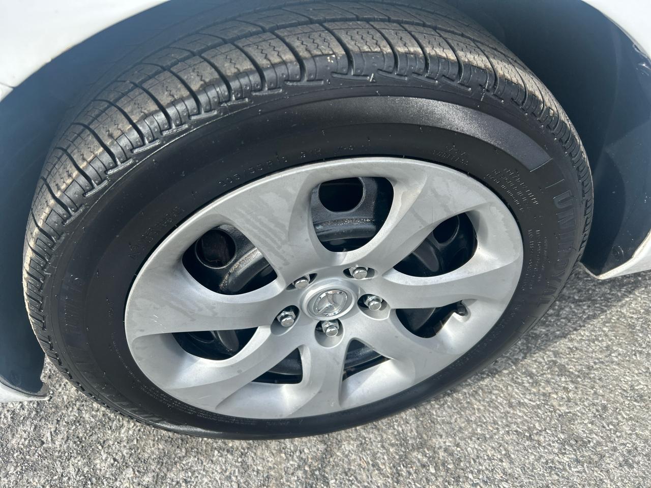 Mazda MAZDA3 i Sport 4-Door 2011