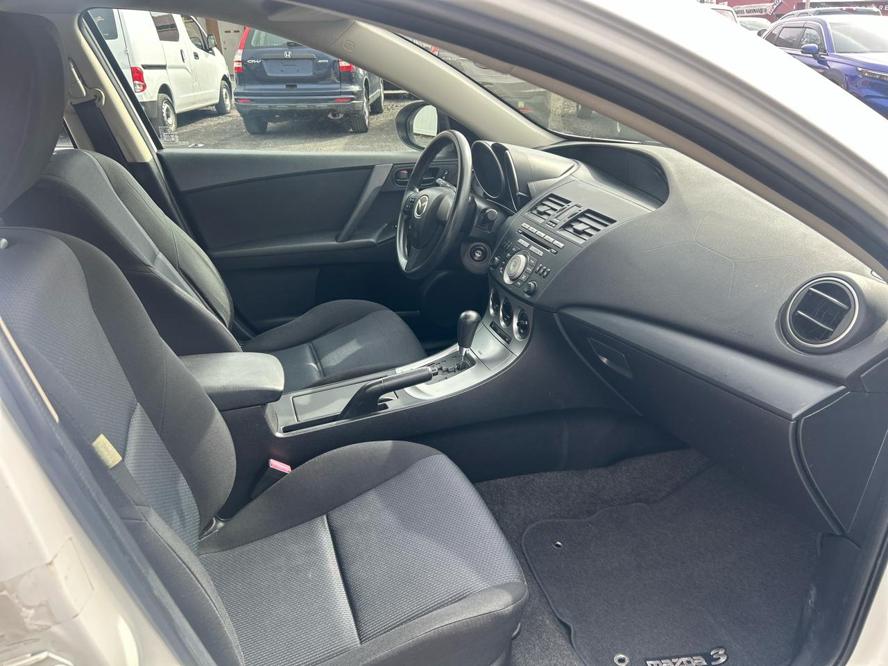 Mazda MAZDA3 i Sport 4-Door 2011