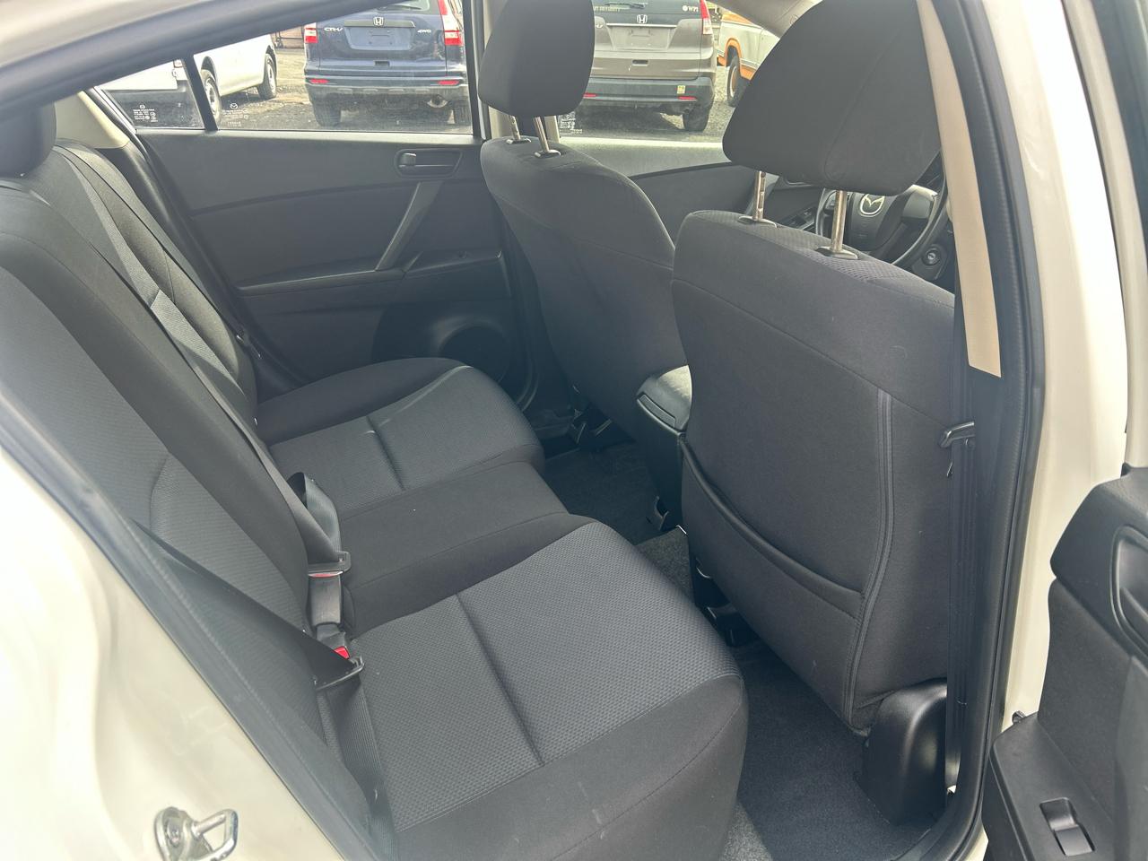 Mazda MAZDA3 i Sport 4-Door 2011