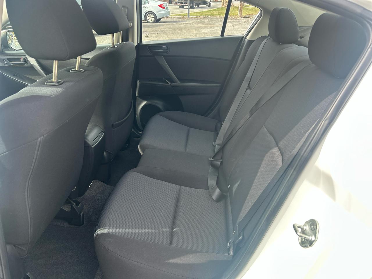 Mazda MAZDA3 i Sport 4-Door 2011