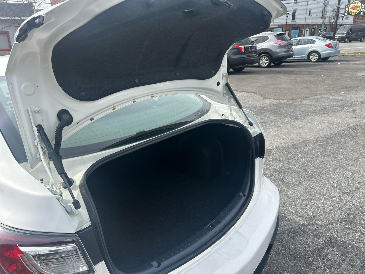 Mazda MAZDA3 i Sport 4-Door 2011