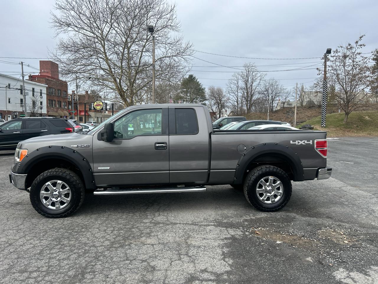 Ford F-150 4WD SuperCrew Flareside 157" XLT 2013