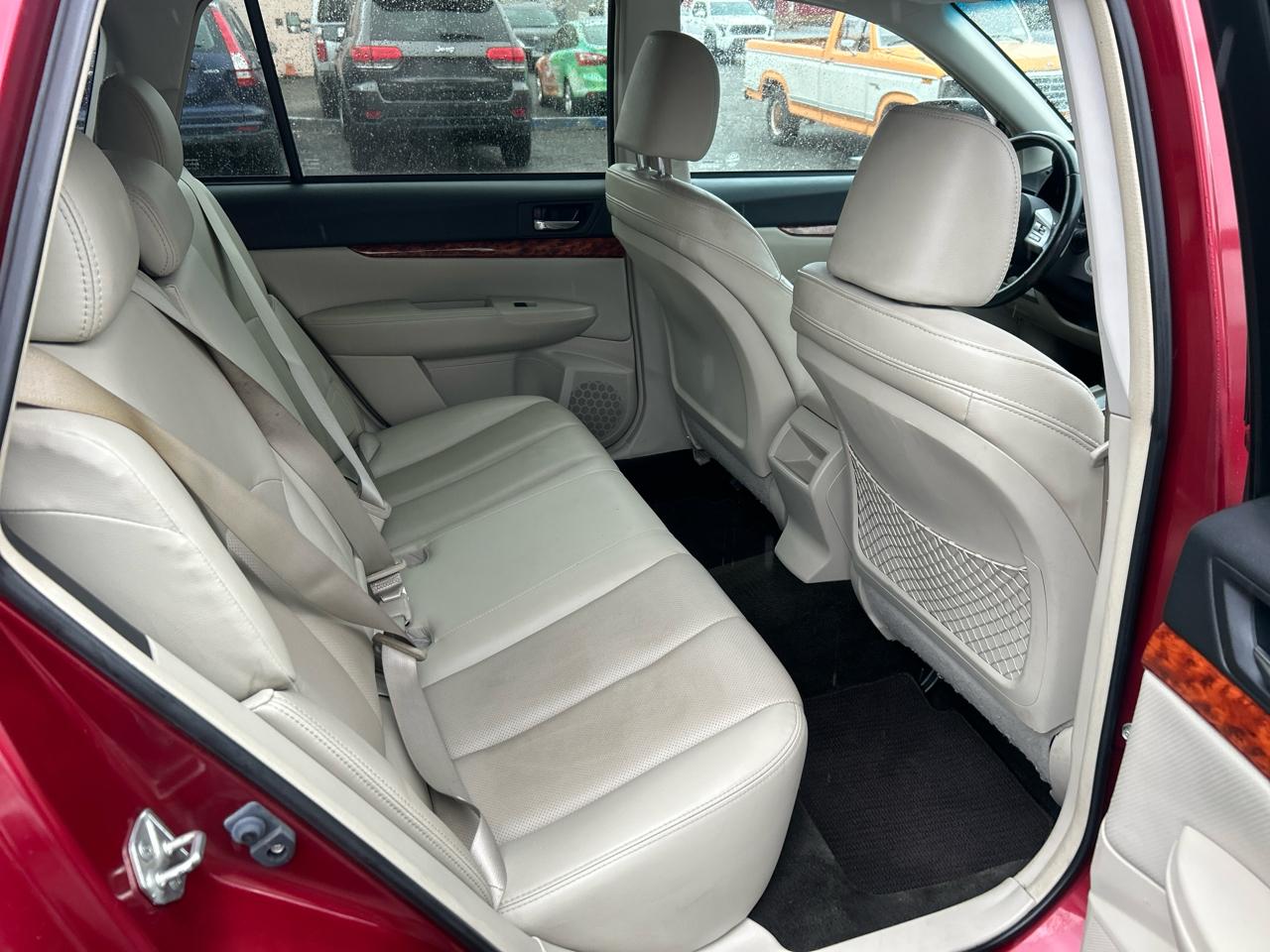 Subaru Outback 3.6R Limited 2011