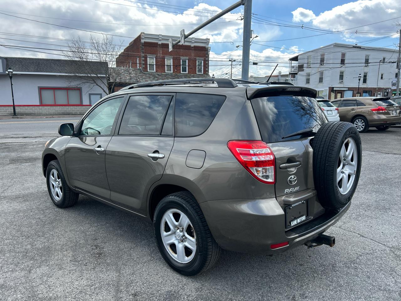 Toyota RAV4 Base I4 4WD 2012