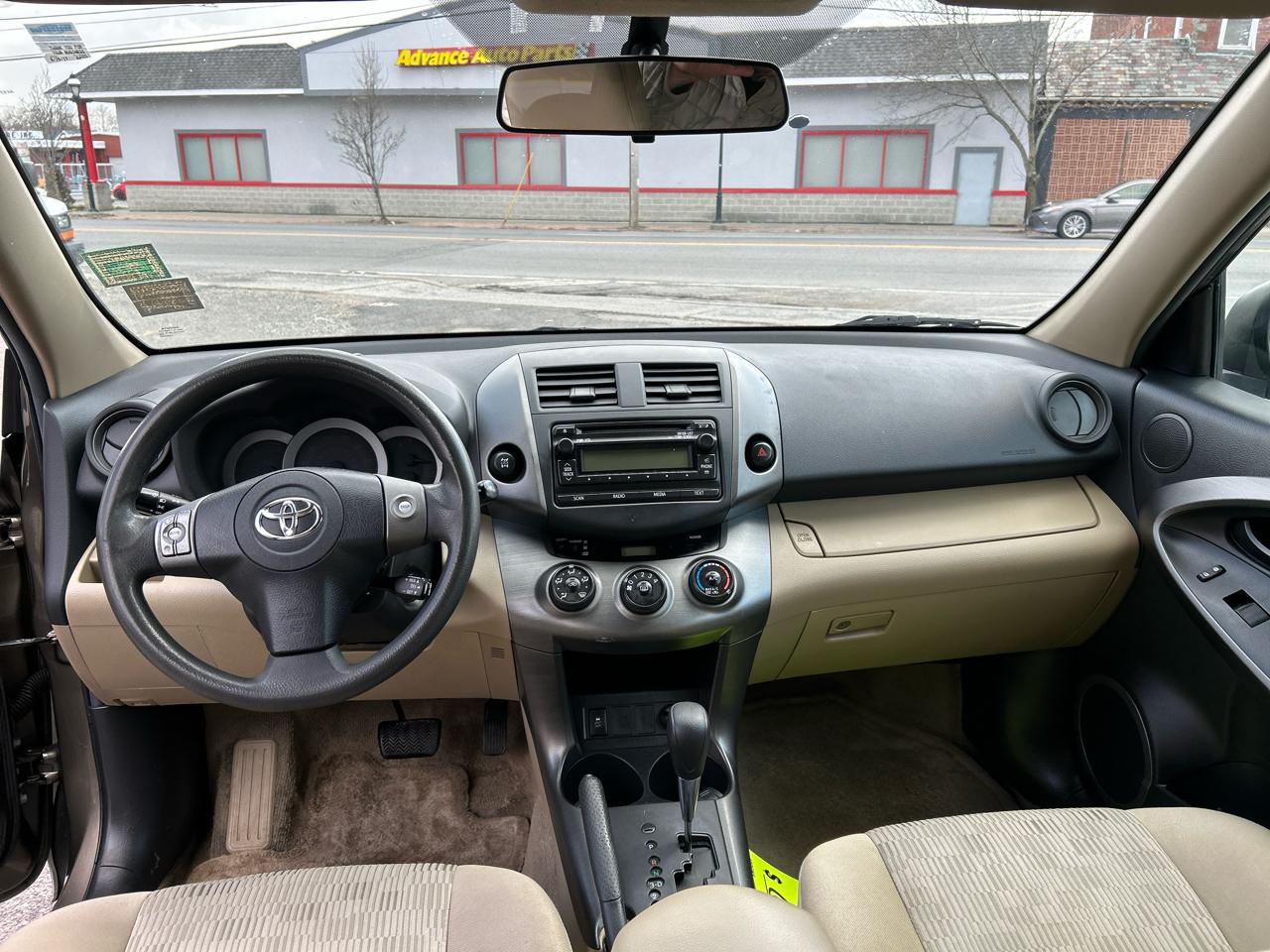 Toyota RAV4 Base I4 4WD 2012