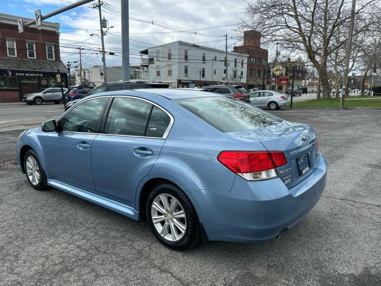 Subaru Legacy 2.5i Premium 2011