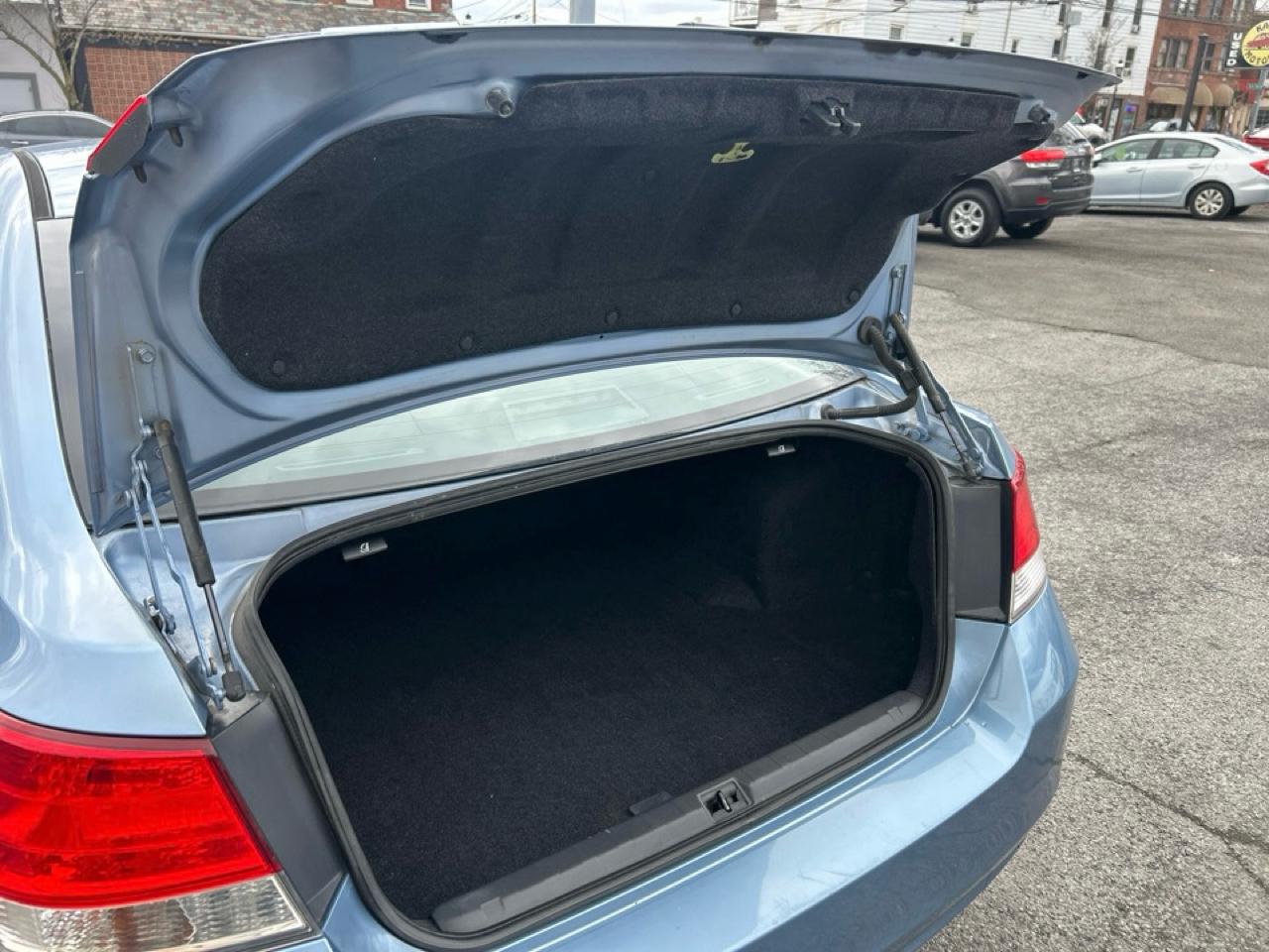 Subaru Legacy 2.5i Premium 2011