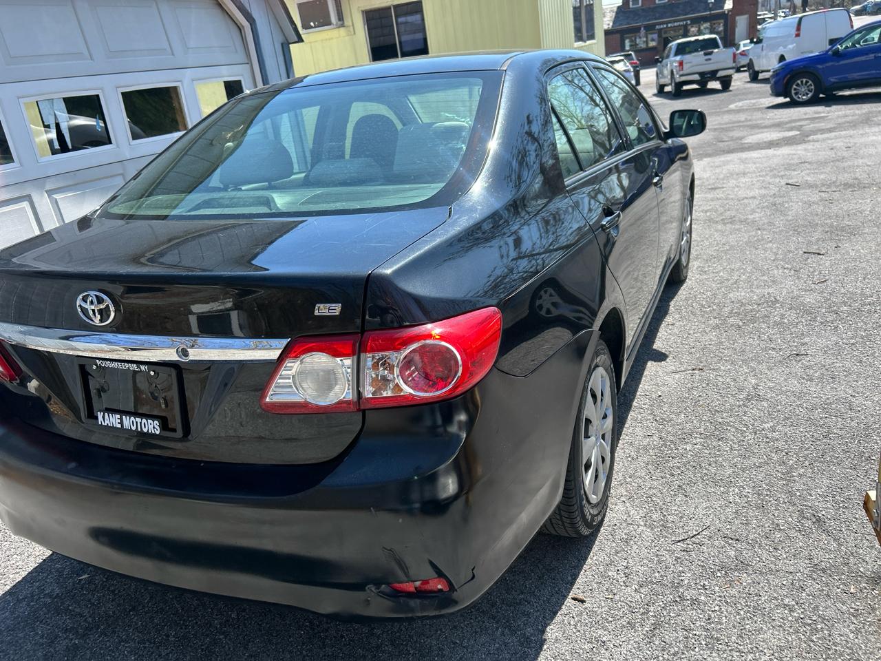 Toyota Corolla 4dr Sdn Auto LE (Natl) 2011