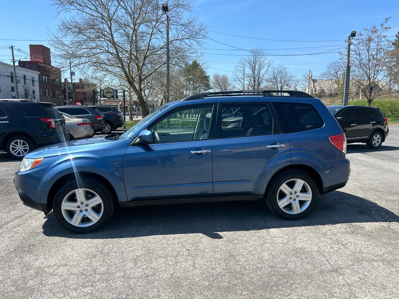 Subaru Forester 2.5X Premium 2010
