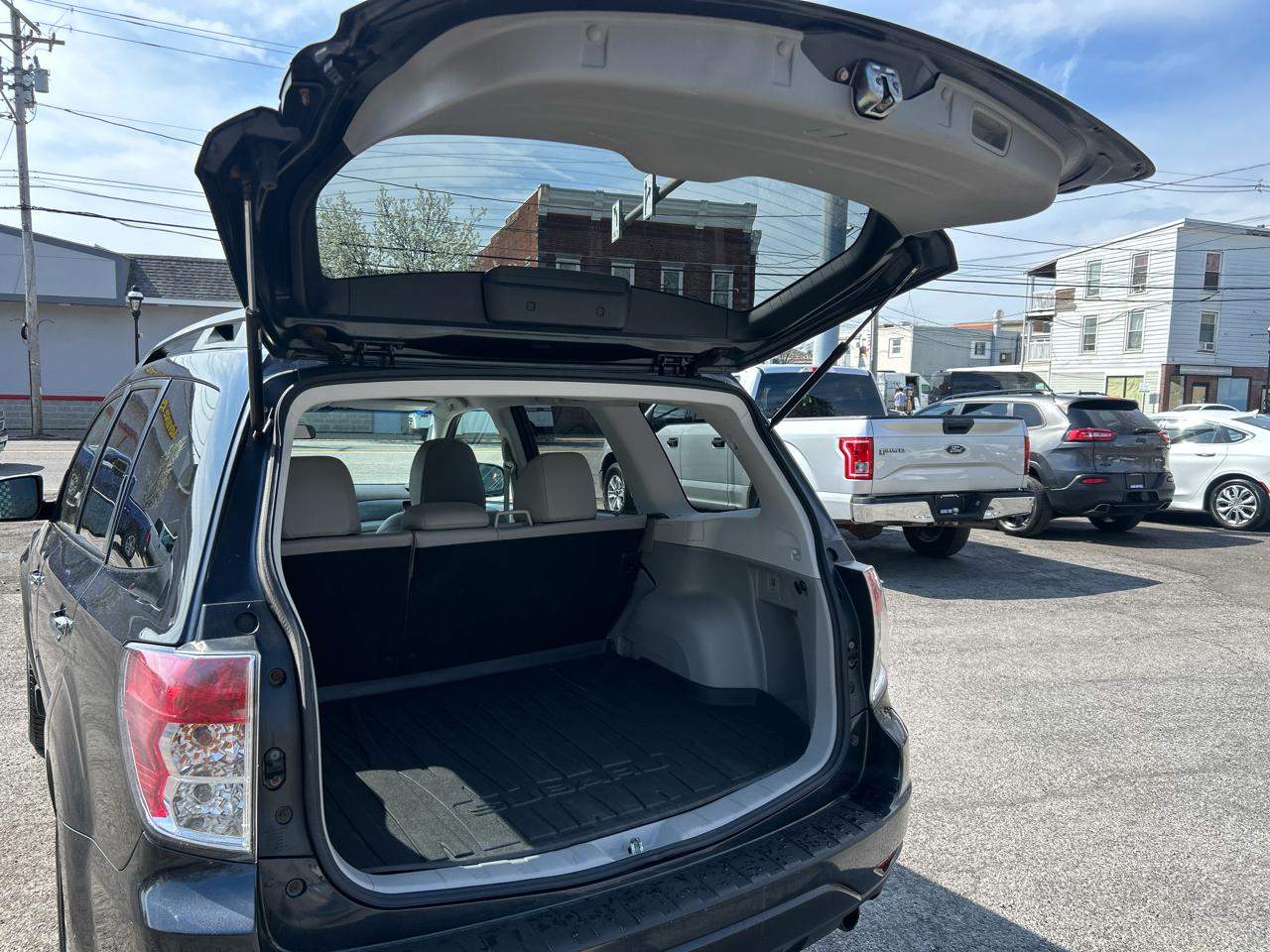 Subaru Forester 2.5X Limited 2013